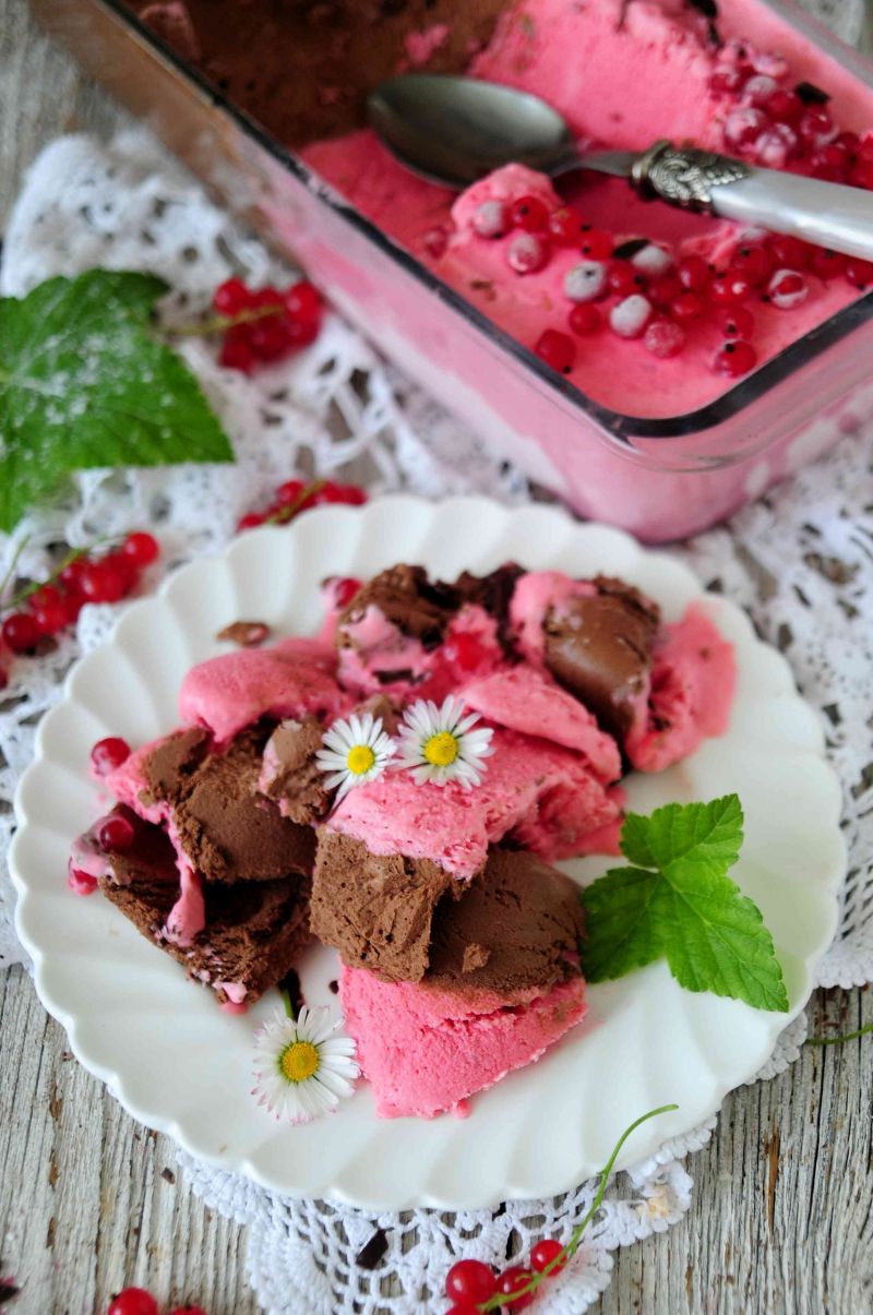 Porzeczkowo- czekoladowe lody Porzeczkowo- czekoladowe lody