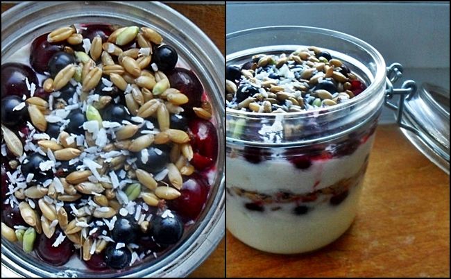 Porzeczkowo-owocowy deserek na jogurcie