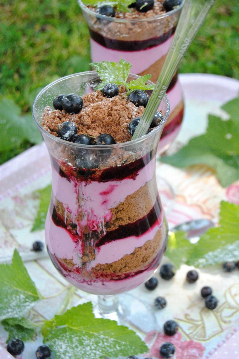 Porzeczkowo- serowy deser z herbatnikami Porzeczkowo- serowy deser z herbatnikami