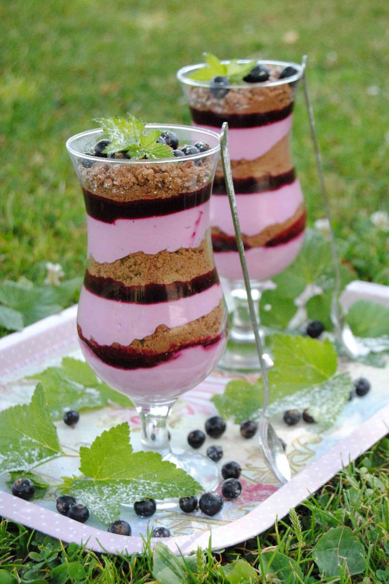 Porzeczkowo- serowy deser z herbatnikami Porzeczkowo- serowy deser z herbatnikami