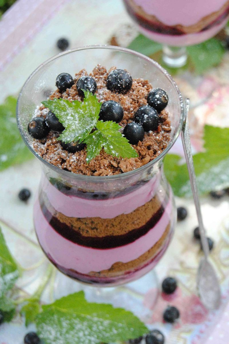 Porzeczkowo- serowy deser z herbatnikami Porzeczkowo- serowy deser z herbatnikami