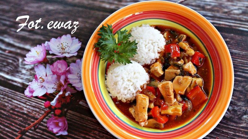 Potrawka w tajskim sosie  Potrawka w tajskim sosie