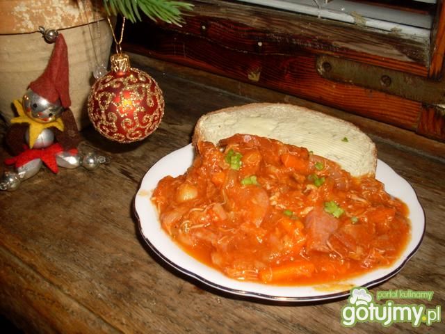 Potrawka warzywna ze smażoną kiełbasą