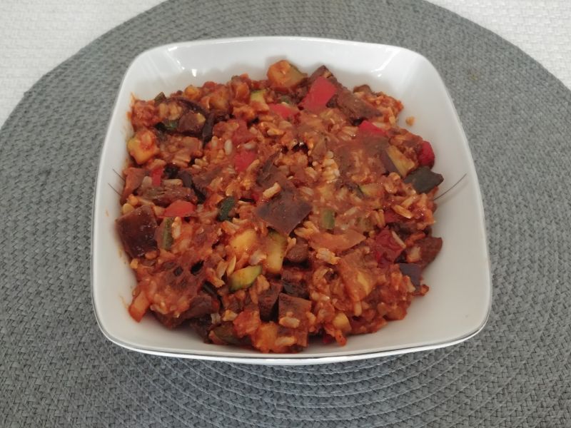 Potrawka z boczniakami, kurczakiem i warzywami