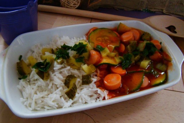 Potrawka z cukini i parówki 