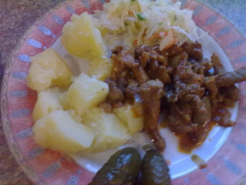 Potrawka z karkówki z ziemniakami i kapustą