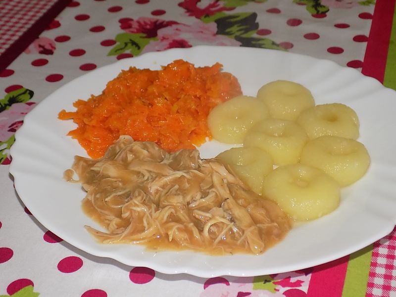 Potrawka z królika z kluskami