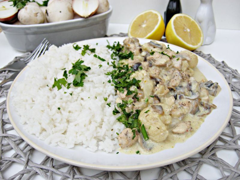 Potrawka z kurczaka z białymi warzywami