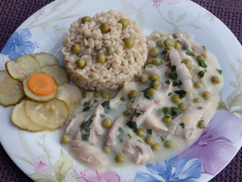 Potrawka z kurczaka z groszkiem Potrawka z kurczaka z groszkiem