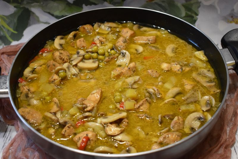 Potrawka z kurczaka z groszkiem