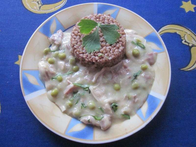 Potrawka z kurczaka z groszkiem zielonym  Potrawka z kurczaka z groszkiem zielonym