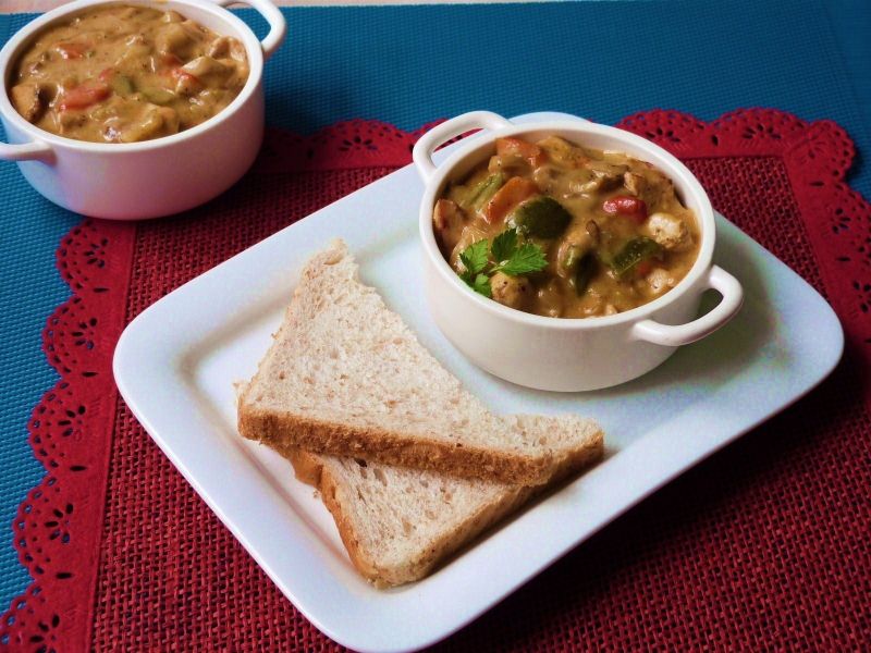 Potrawka z kurczaka z papryką i boczniakami