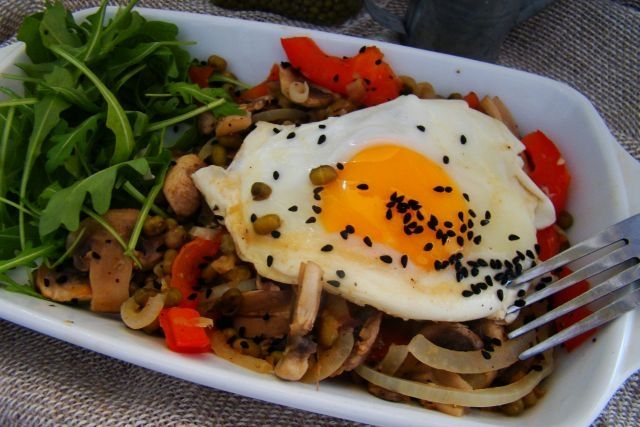 Potrawka z warzywami i fasolą mung  Potrawka z warzywami i fasolą mung