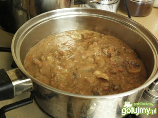 Potrawka z wątróbki drobiowej.