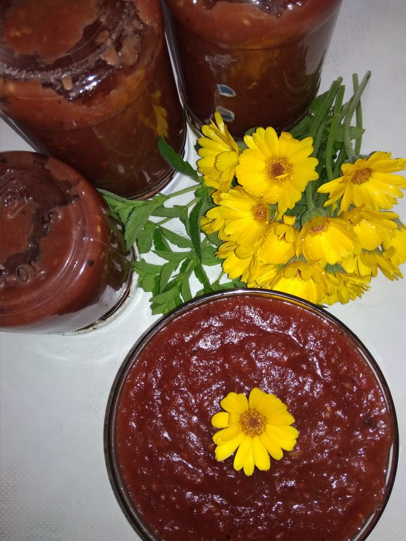 Powidła jabłkowe z malinami cynamonem i kardamonem