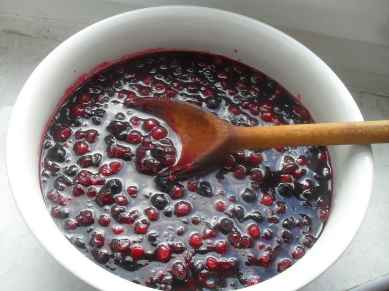 Powidła z czarnej i czerwonej porzeczki