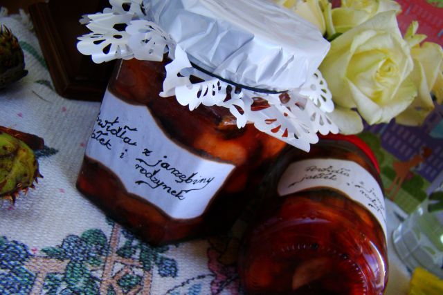 Powidła z jarzębiny, jabłek i rodzynek Powidła z jarzębiny, jabłek i rodzynek