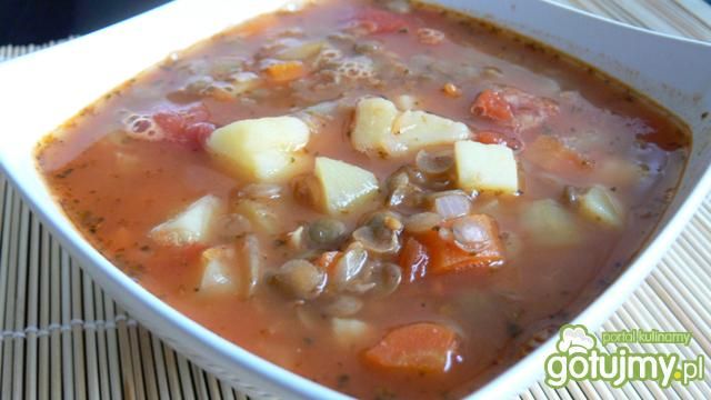 Pożywna zupa z zieloną soczewicą