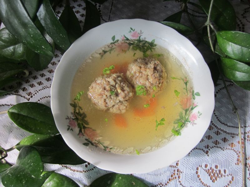 Pożywny rosół drobiowy