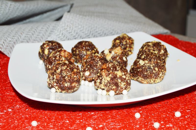 Praliny z ciastek ze skórką pomarańczową