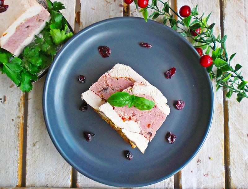 Prasowanka drobiowa z żurawiną  Prasowanka drobiowa z żurawiną