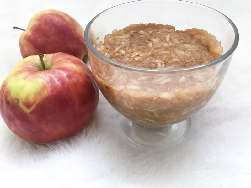 Prażone jabłka migdałowe z cynamonem