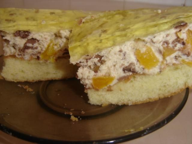 Princeska z brzoskwiniami i śmietaną Princeska z brzoskwiniami i śmietaną