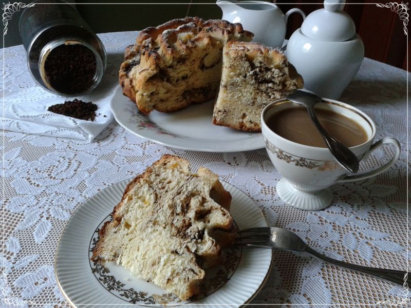 Prosta babka drożdżowa w dwóch smakach