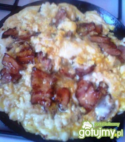 Prosta jajecznica z boczkiem Prosta jajecznica z boczkiem