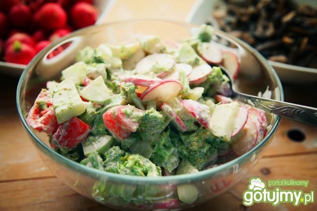 Prosta letnia sałatka grillowa Prosta letnia sałatka grillowa