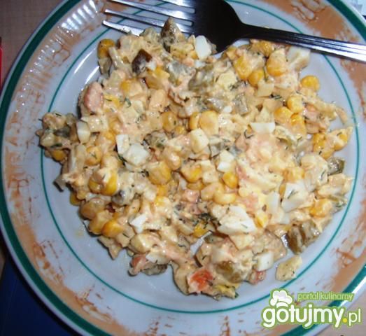 Prosta sałatka z łososiem Prosta sałatka z łososiem