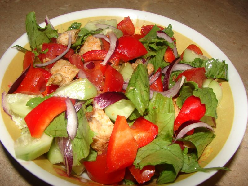 Prosta sałatka z pomidorkami Prosta sałatka z pomidorkami