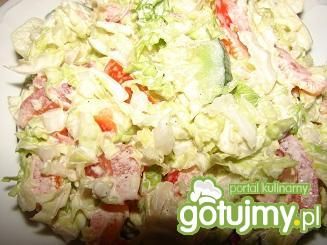 Prosta surówka z sosem chrzanowym