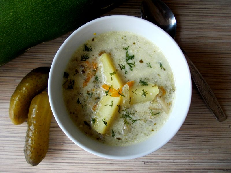 Prosta zupa ogórkowa