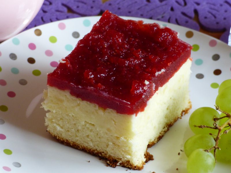 Proste ciasto z truskawkami
