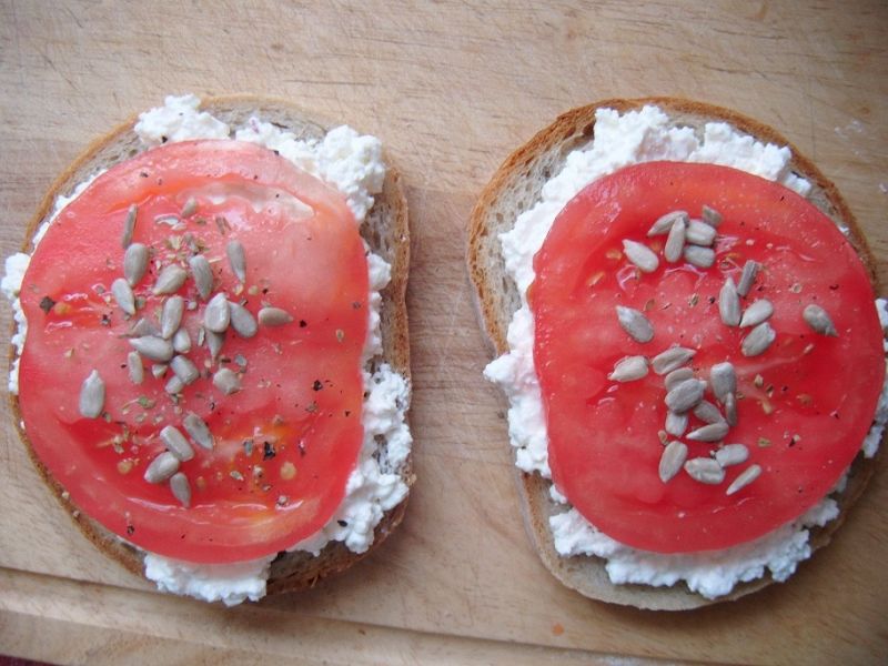 Proste kanapki z twarożkiem