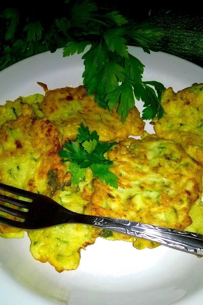 Proste placki z cukinii