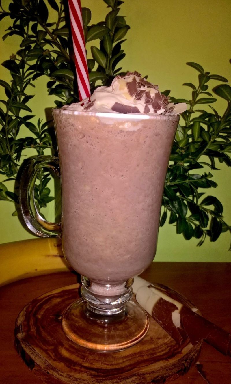Prosty czekoladowo bananowy shake