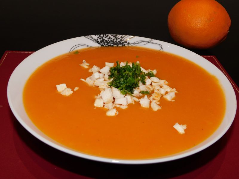 Prosty krem marchewkowy z kurczakiem Prosty krem marchewkowy z kurczakiem