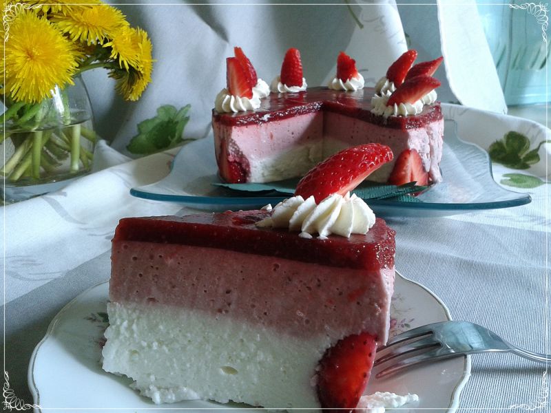 Prosty sernik na zimno z truskawkami Prosty sernik na zimno z truskawkami