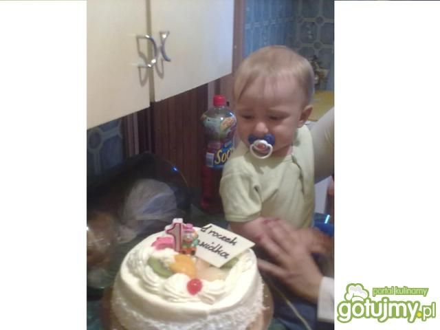 Prosty torcik urodzinowy : ) Prosty torcik urodzinowy : )