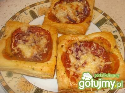 Przekąska na cieście francuskim Przekąska na cieście francuskim