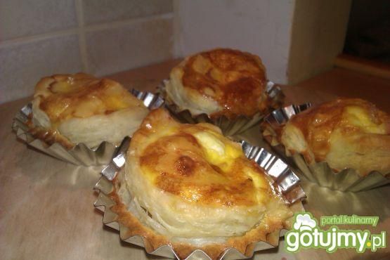 Przekąska z ciasta francuskiego  Przekąska z ciasta francuskiego