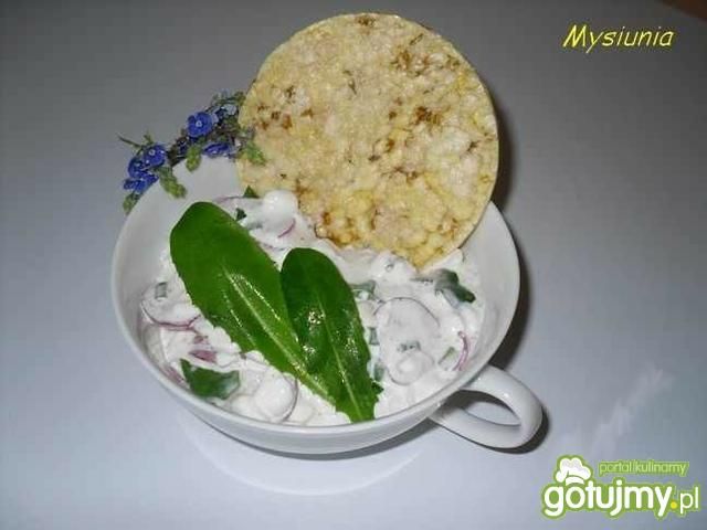 Przekąska z dodatkiem mniszka lekarskieg Przekąska z dodatkiem mniszka lekarskieg