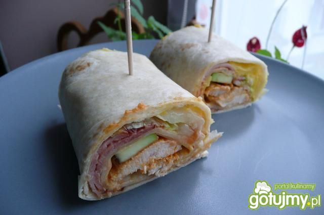 Przekąska z nadzianych wrapów Przekąska z nadzianych wrapów