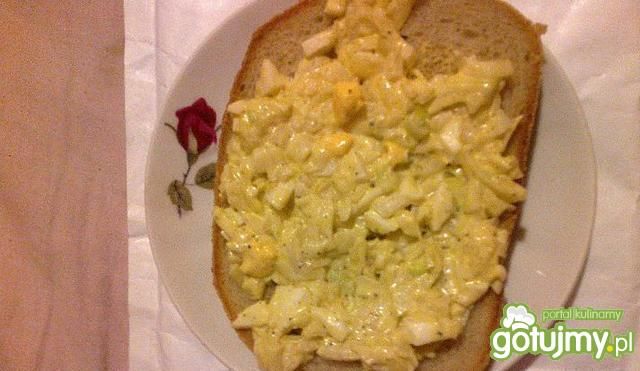 Przekąska z pastą jajeczną.