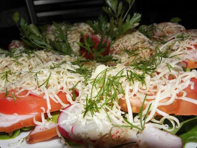 Przekąska z wędzonym kurczakiem.