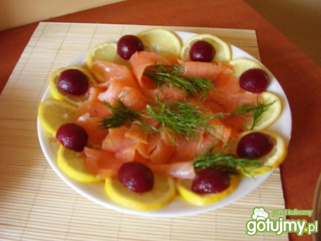 Przekąskowa deska z łososiem  Przekąskowa deska z łososiem