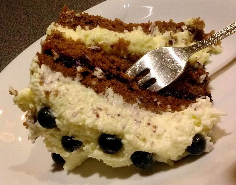 Przekładany biszkopt rumowy