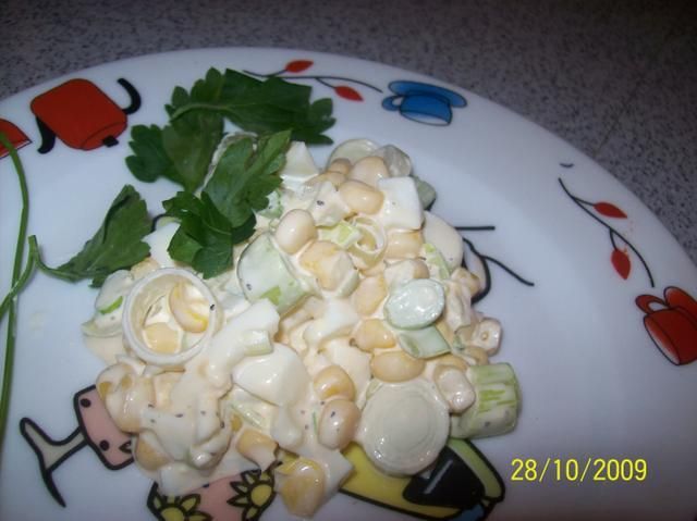 przepyszna prosta sałatka z porów i jajk